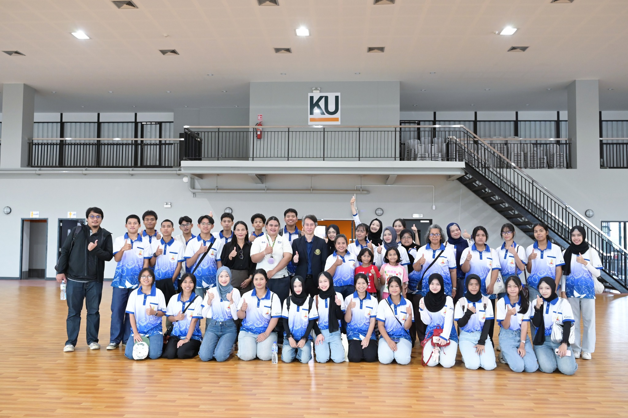 โรงเรียนเบญจมราชูทิศ ปัตตานี เข้าศึกษาดูงาน